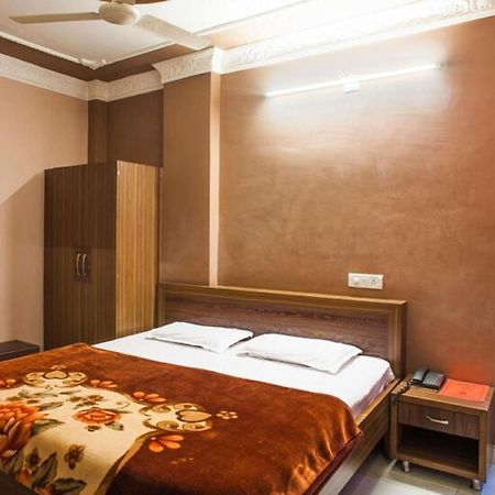Hotel Novelty Jammu Ngoại thất bức ảnh